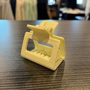 White Hair Claw Clip